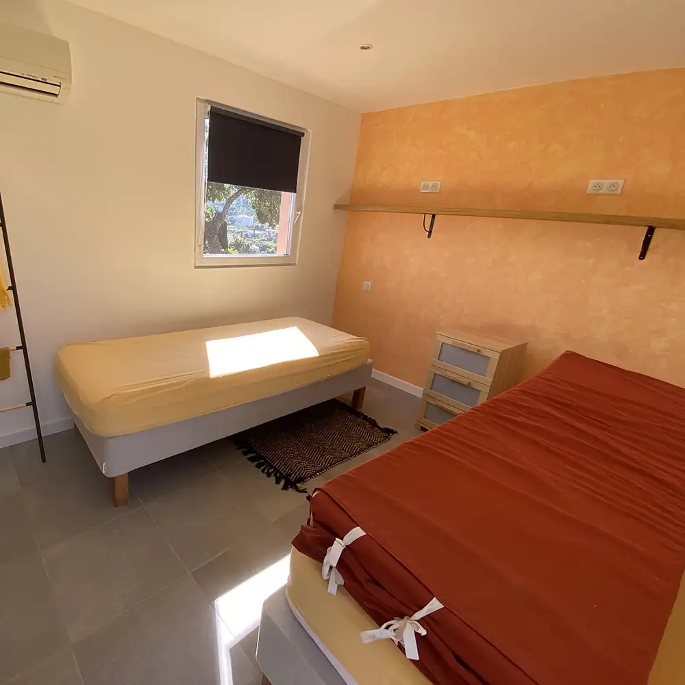 Chambre & maisonnette „Buddhi“